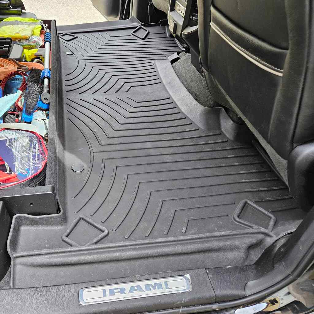 Toyota Land Cruiser J120 / Lexus GX470 (2003-2009) 2nd Row Car Mat - 5-Door - Image 5